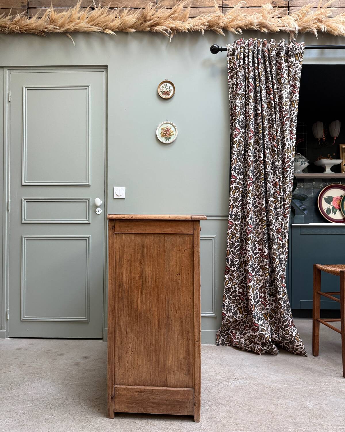 Parisian buffet (renovated)