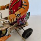 Duck mechanical toy with tinplate metal key