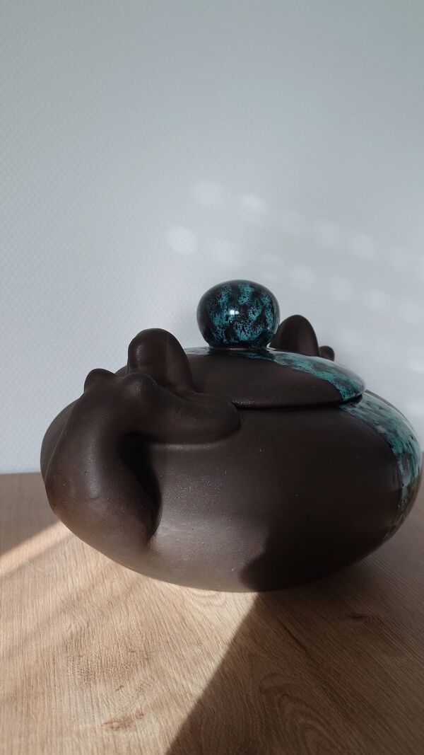 Soupière moderniste vintage années 60-70, céramique brun mat et émail vert