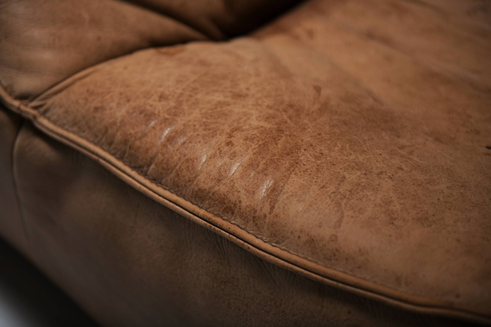 Stunning lounge chair The Rock in brown leather by Gerard Van Den Berg - Montis