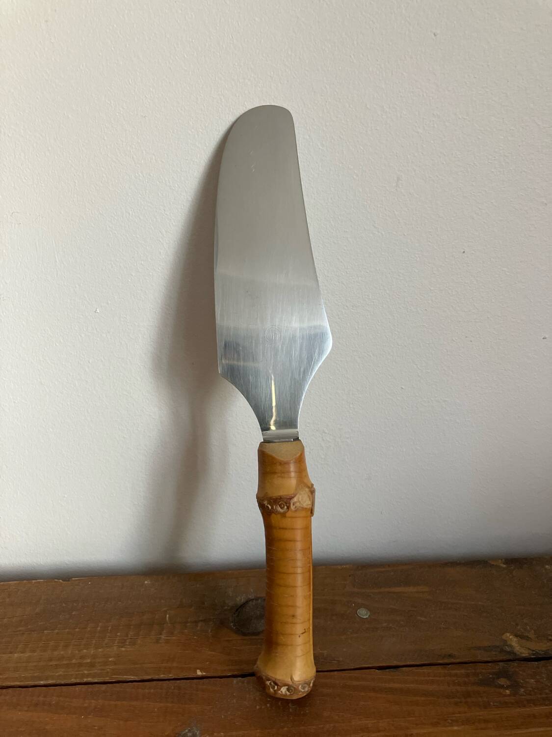 Bamboo pie server