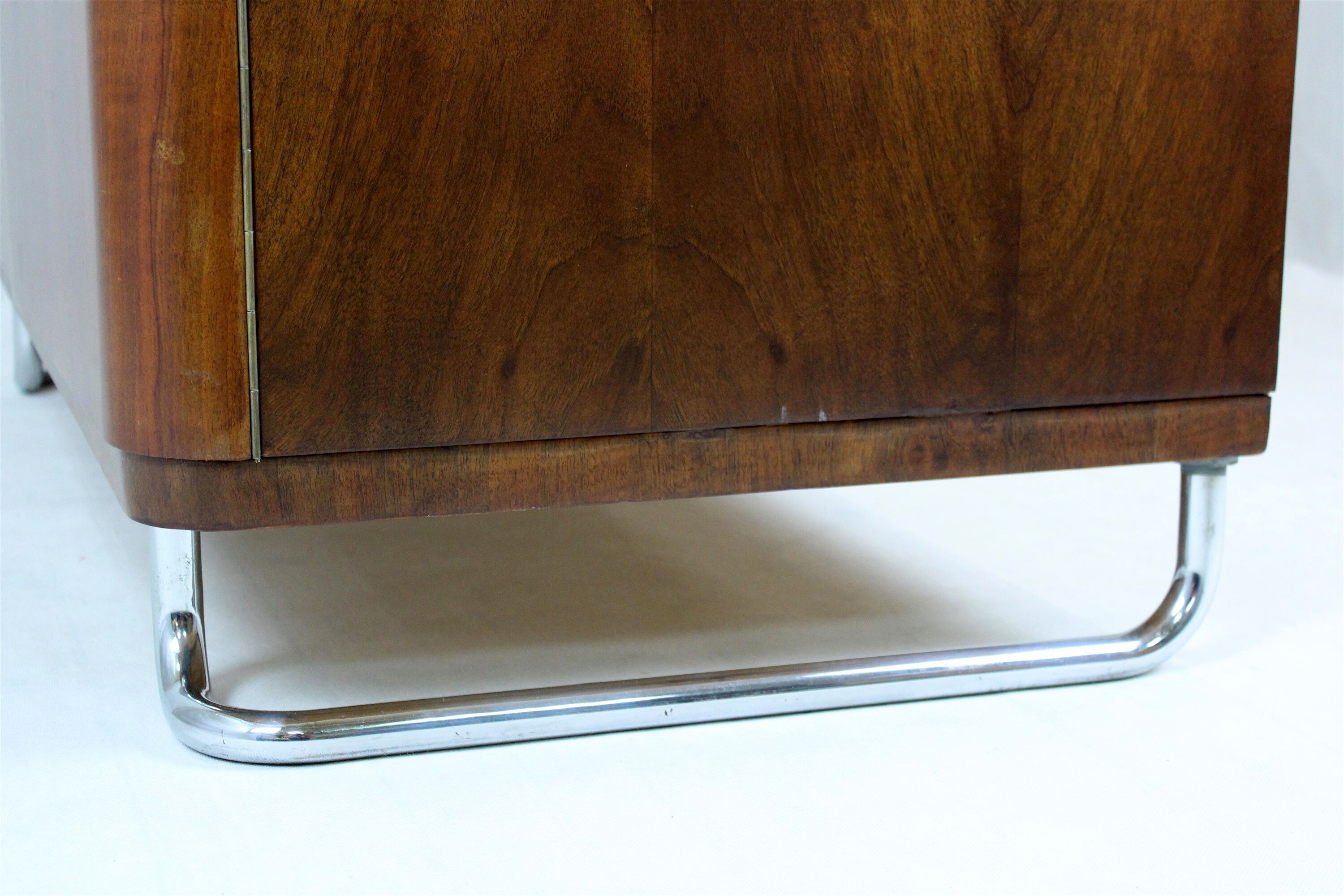 Bauhaus chromed tubular steel and walnut wardrobe, 1930s