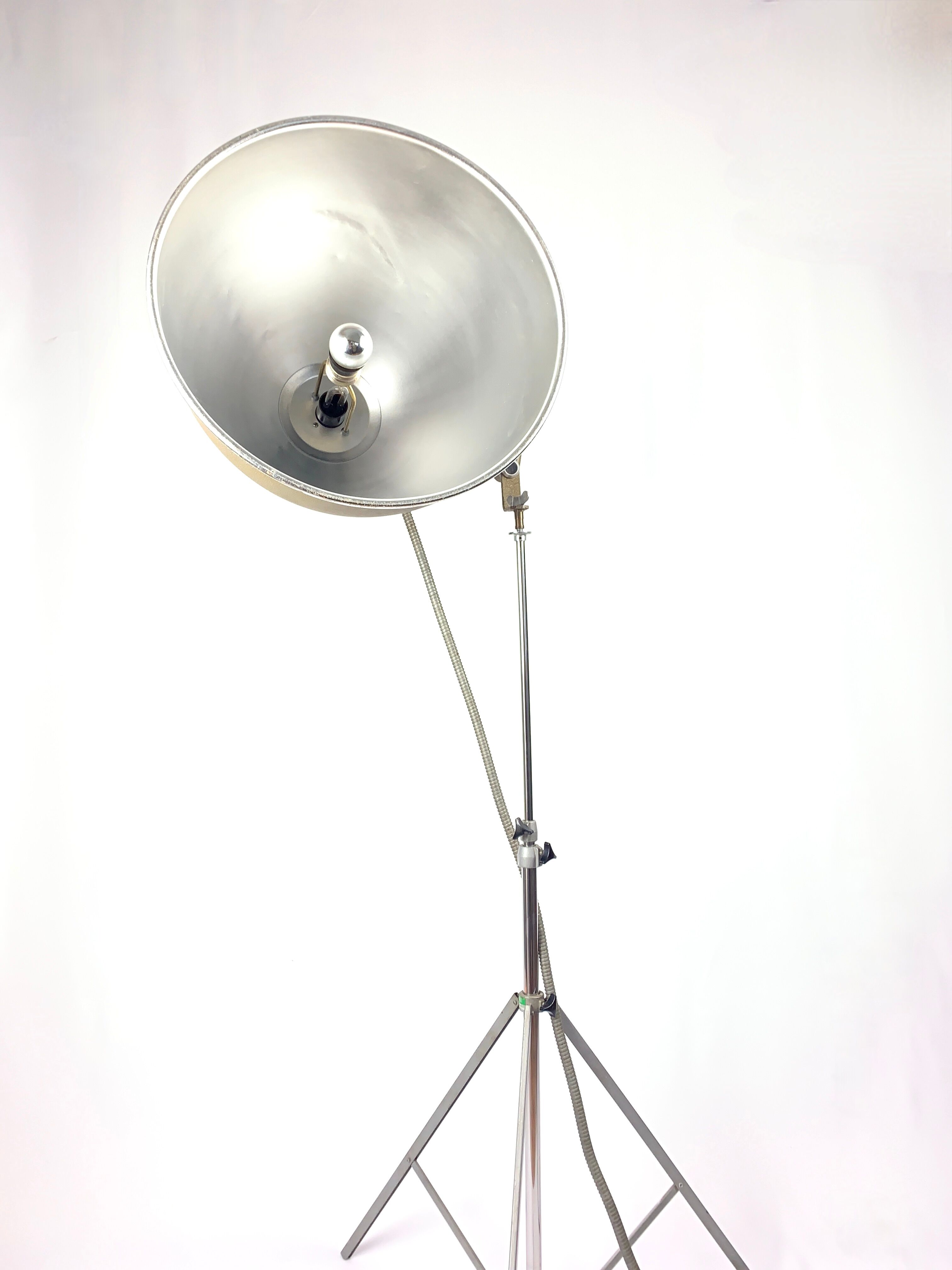 Floor lamp, old projector, flash photos