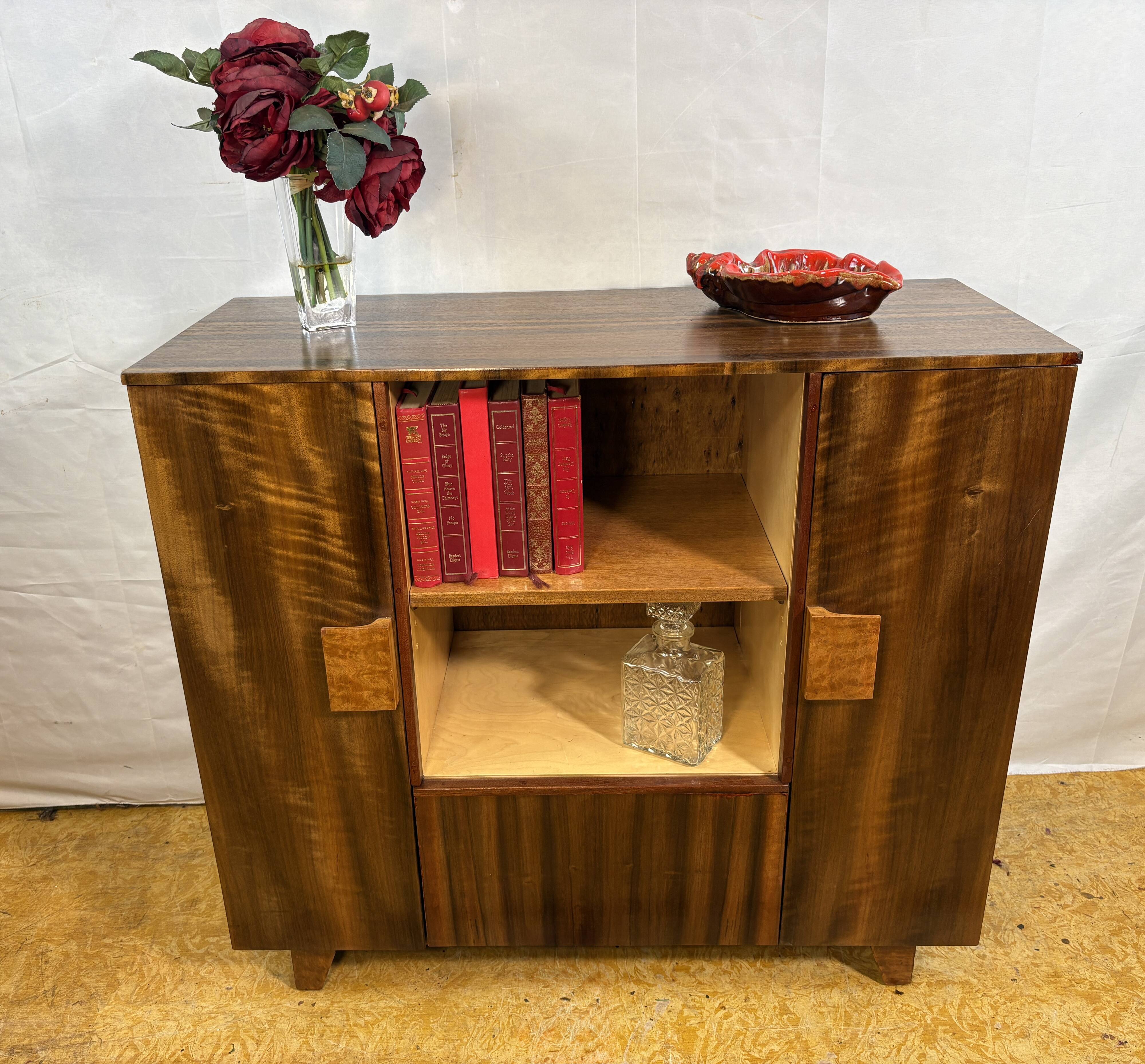 Art Deco Vintage Walnut Sideboard Display Cabinet (Circa 1930–1940)