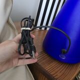 Lampe moderniste années 80 90 bleu cobalt bleu klein Verre de Vianne