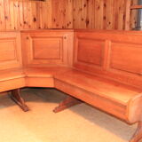 Corner bench