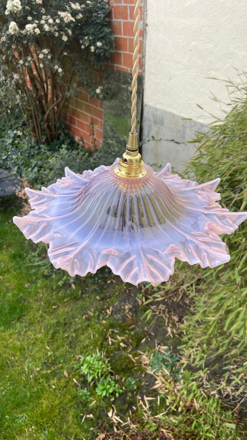 Vintage flower pendant lamp in pink glass