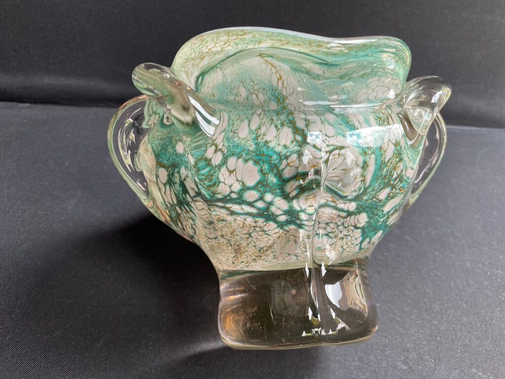 Multilayer glass bag cup with metal oxide inclusions - XXth