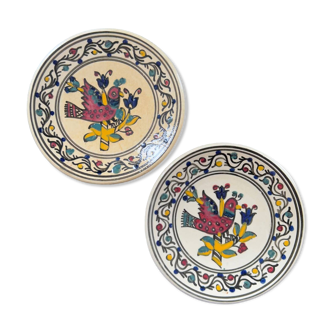 Pair of bird decorated dishes