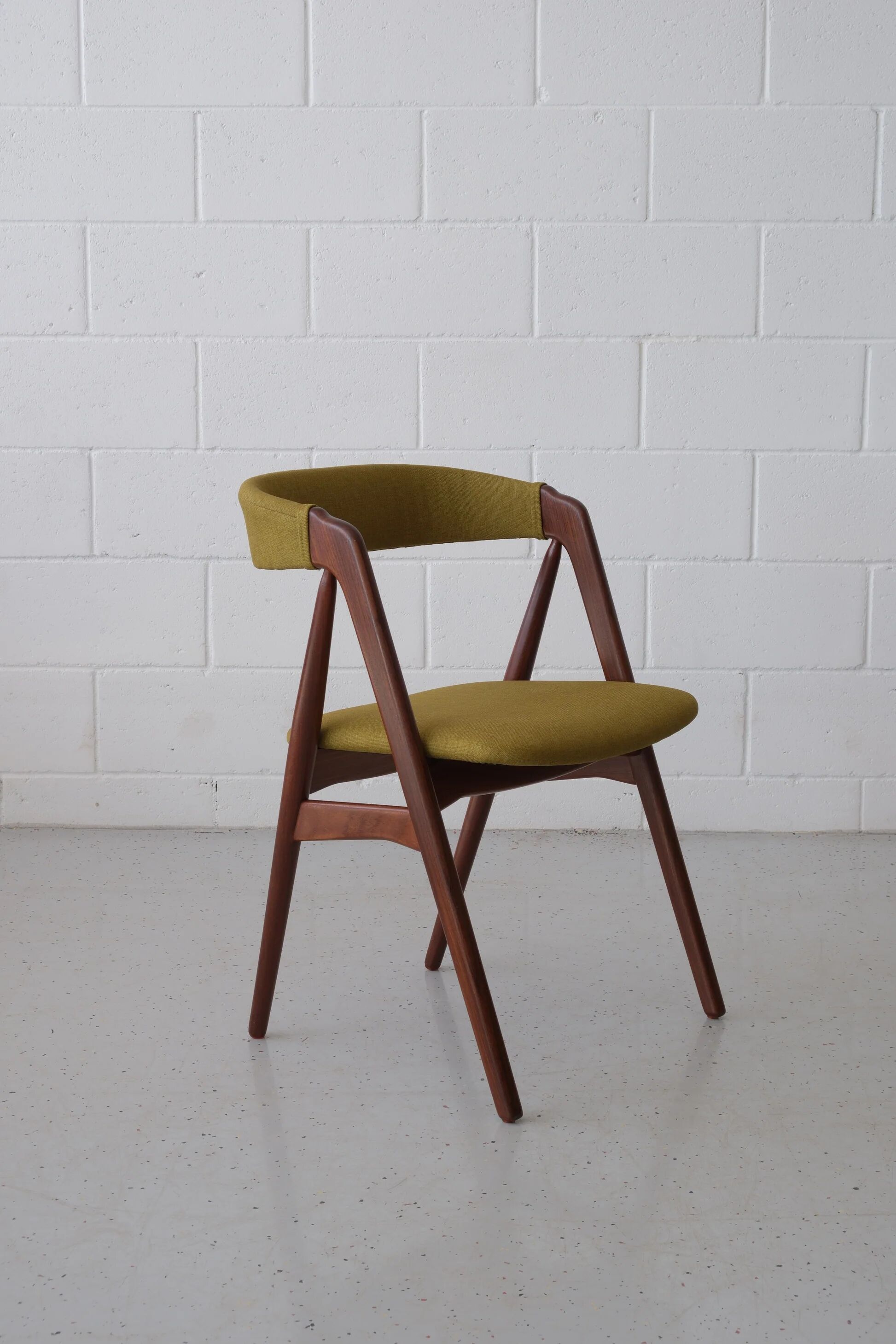 Chaises en teck modèle 205 de Thomas Harlev