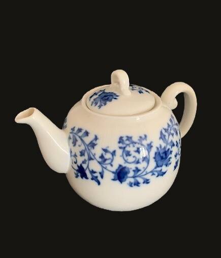 Pillivuyt country style teapot