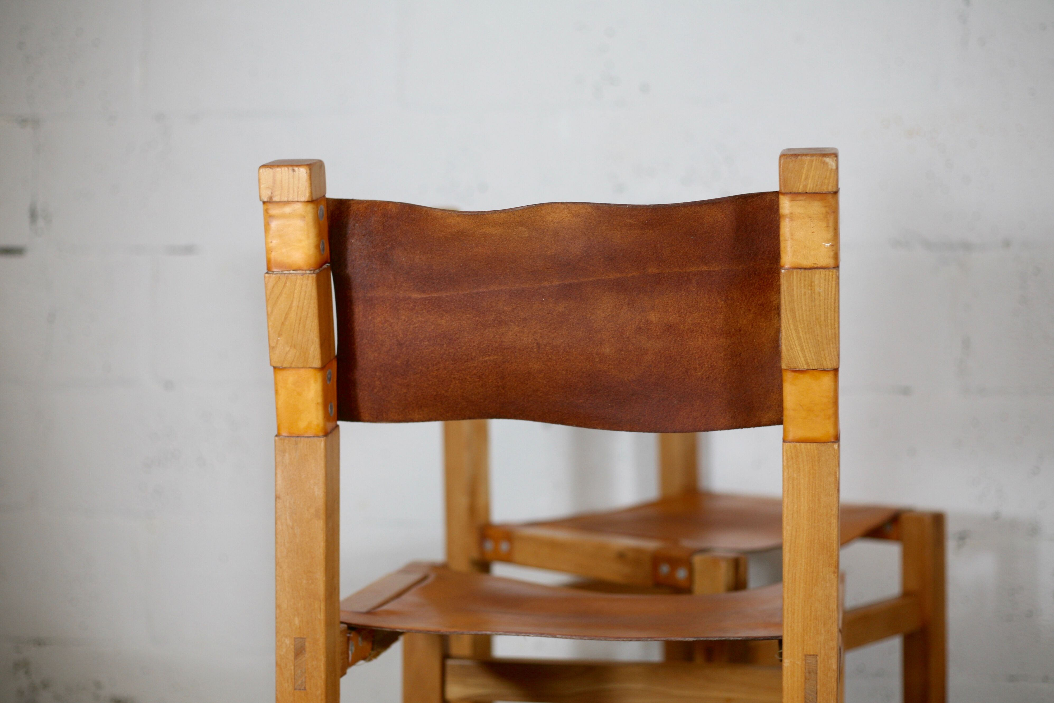 Ensemble de 4 chaises et table basse Maison Regain, France, circa 1970