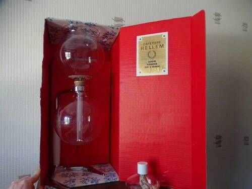 Helem vintage coffee maker 12 cups from the 1960s complete with its original box.