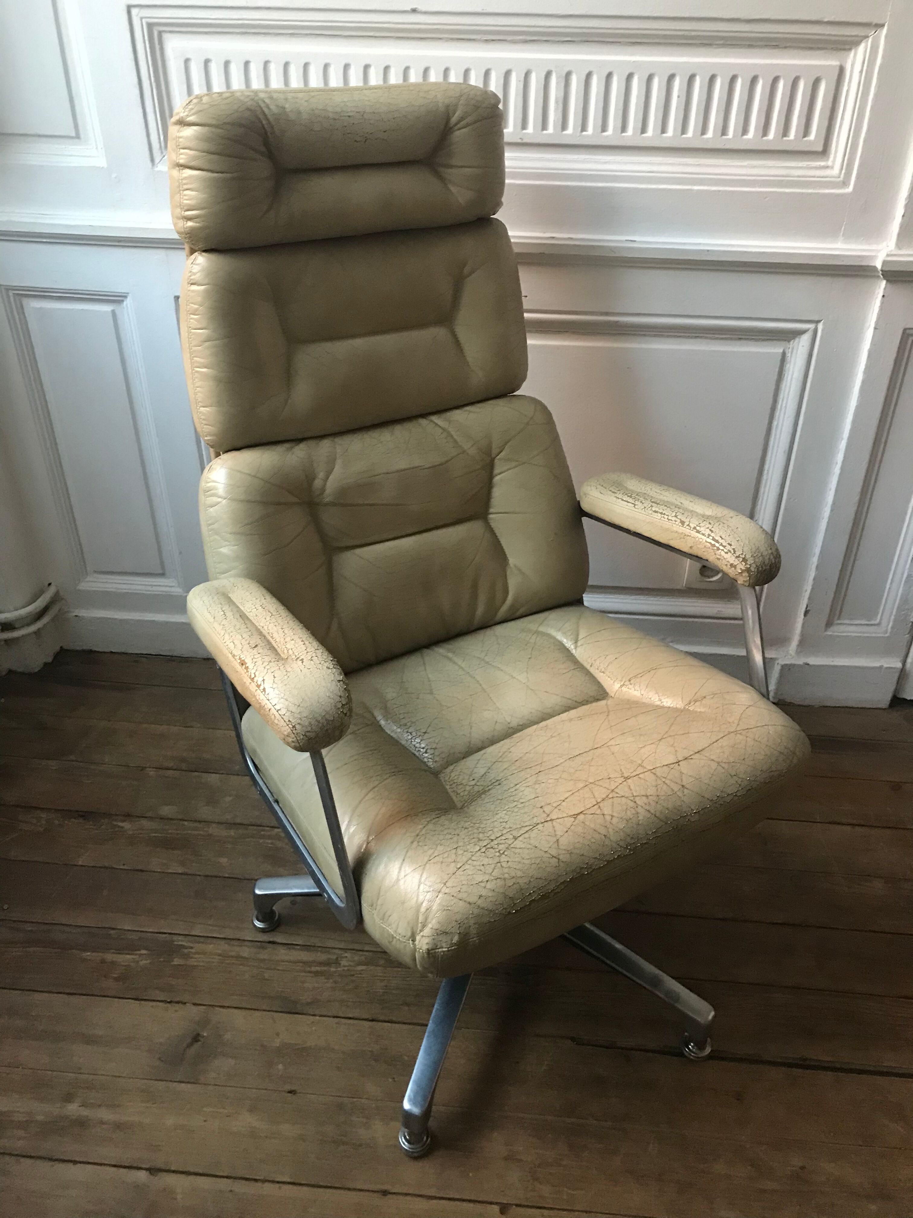 Leather armchair 70's