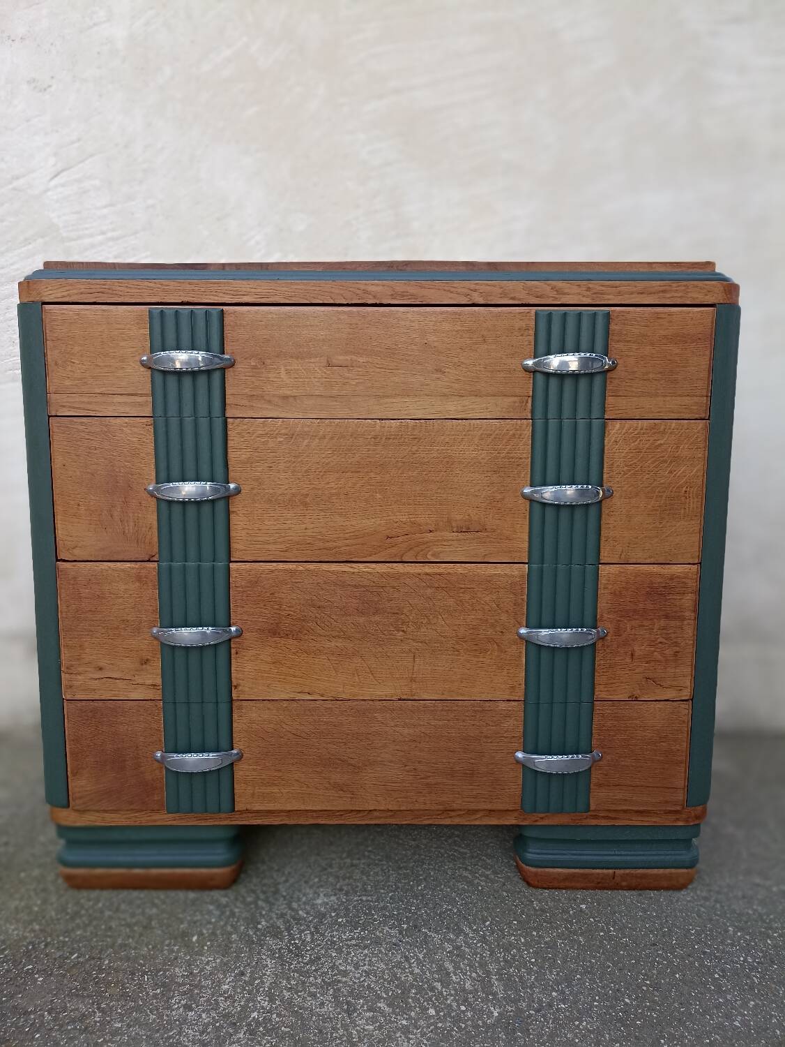Art deco chest of drawers
