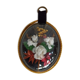 Frame dried flowers and synthetic flowers of oval shape Bombé