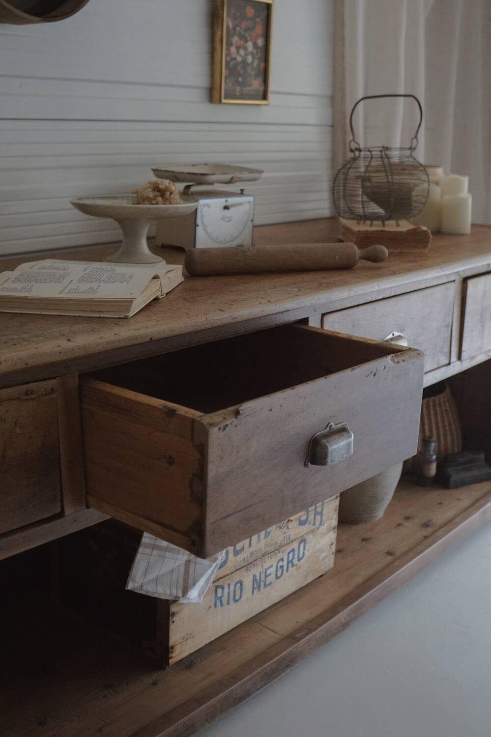 Old trading counter in solid oak – 19th century trade furniture