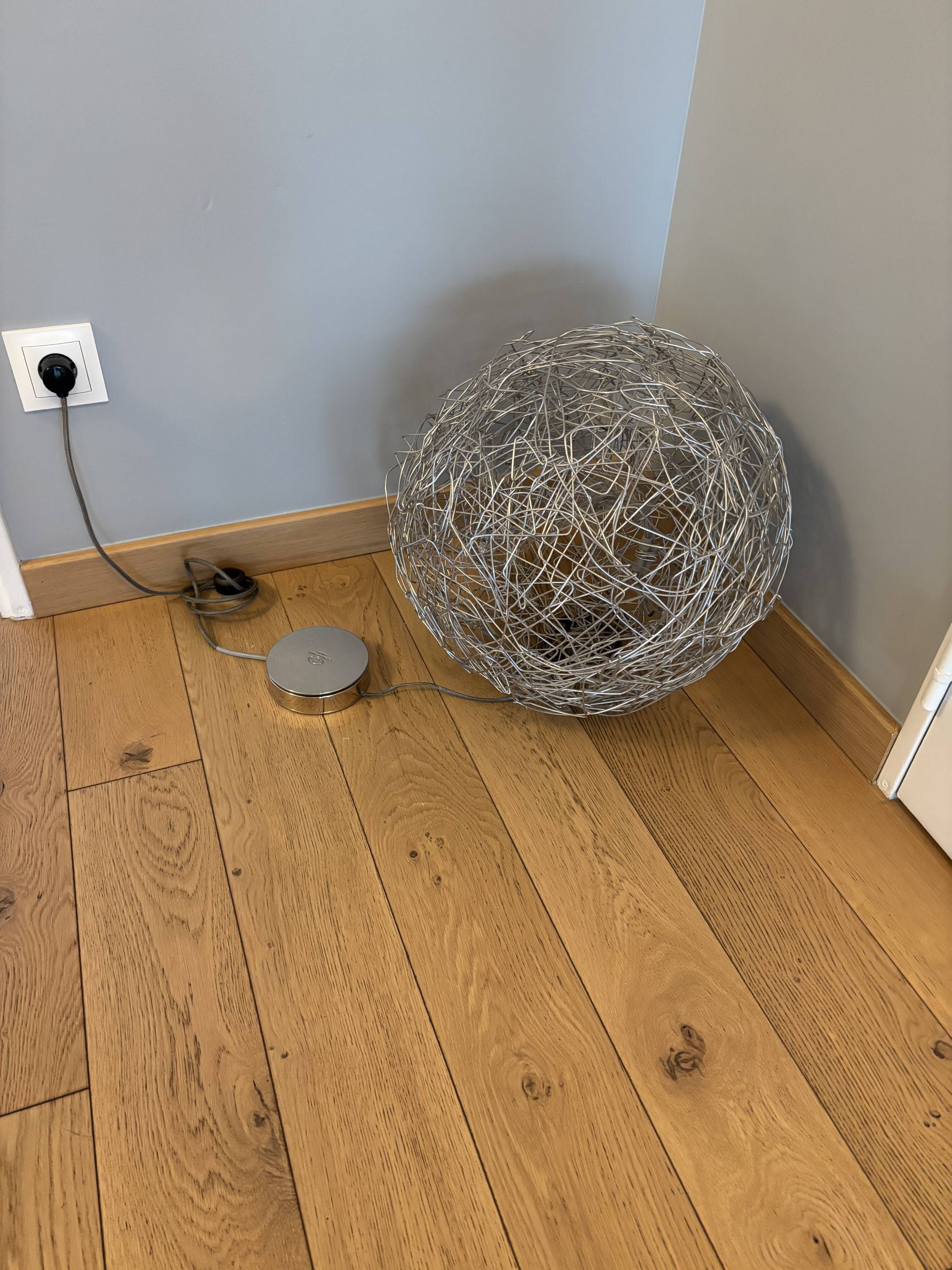 Wire Lamp Terra by Catellani & Smith in silver, diameter 50.