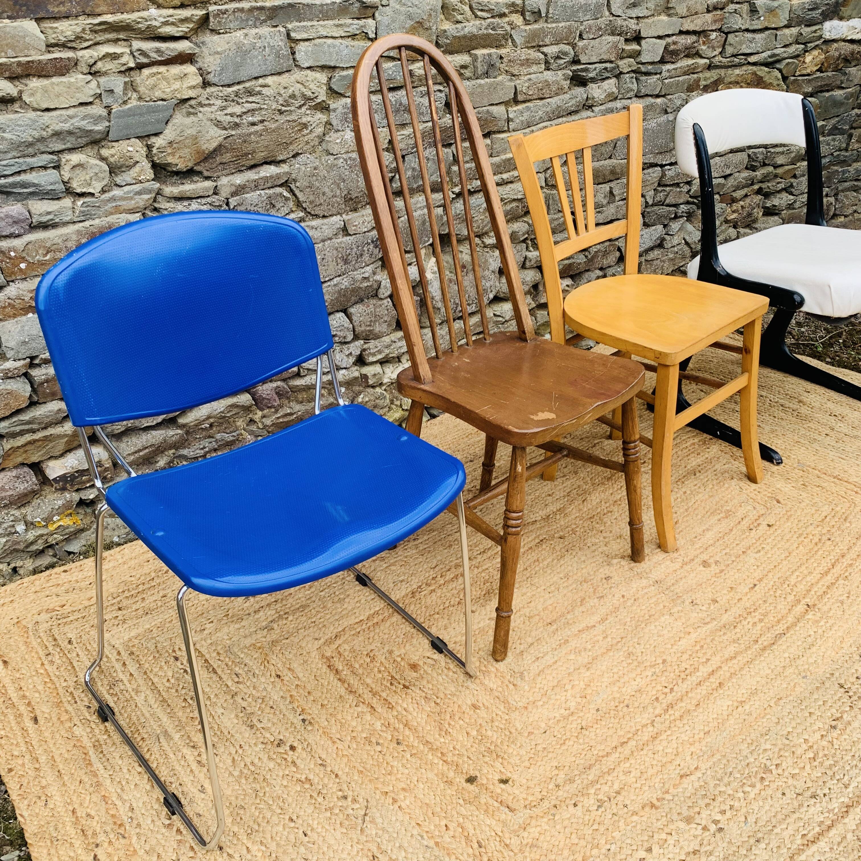 Ensemble de 4 chaises dépareillées