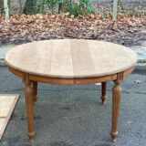 Extendable round Art Deco dining table, restored in solid oak, circa 1950, 280cm
