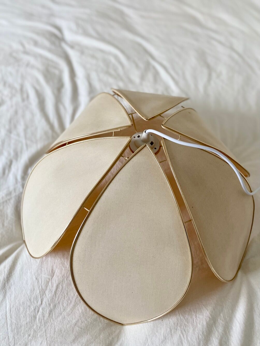 Suspension flowers vintage petals