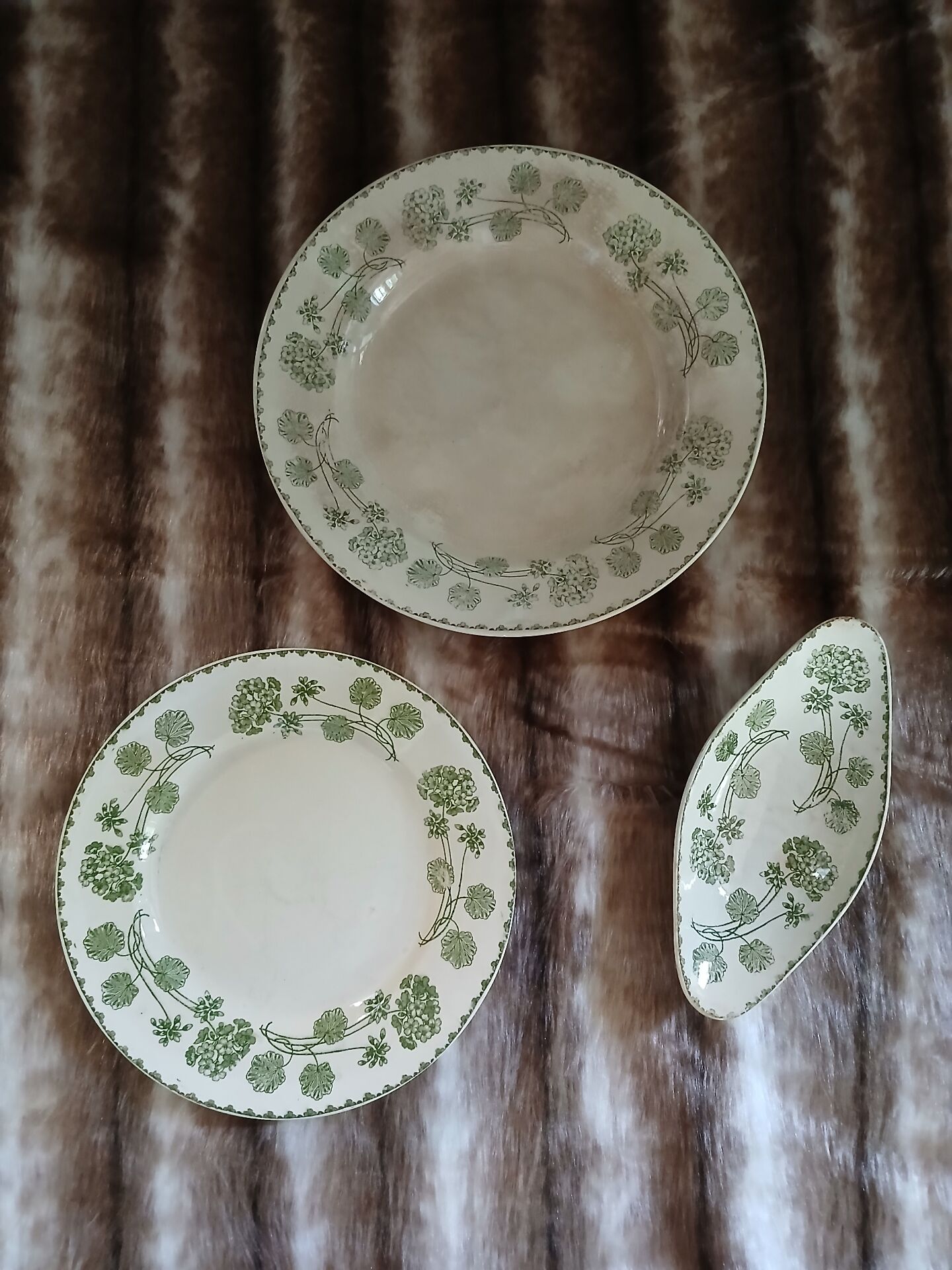 3 plats anciens en Terre de fer U&C Sarreguemines