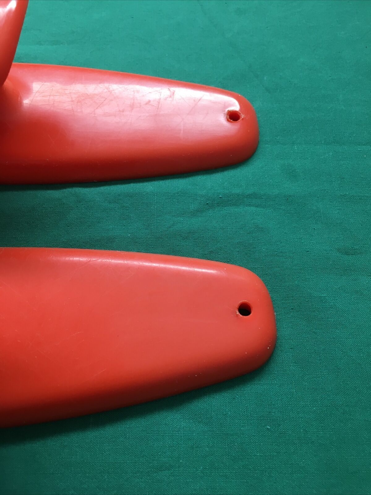 Pair of Patère coat rack Syla France plastic orange design 70s