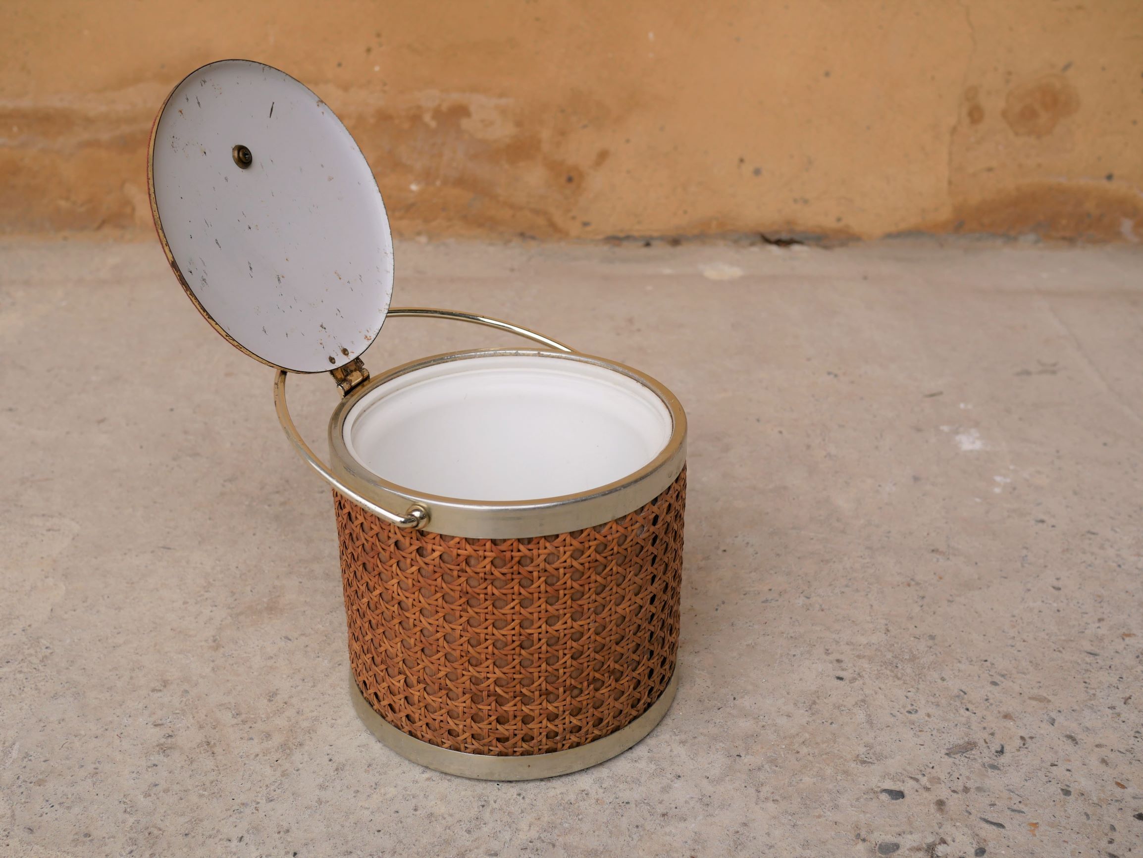 Vintage rattan ice bucket by Kraftware N.Y.C.
