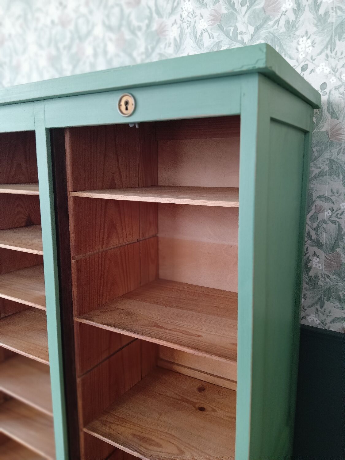 Locker cabinet