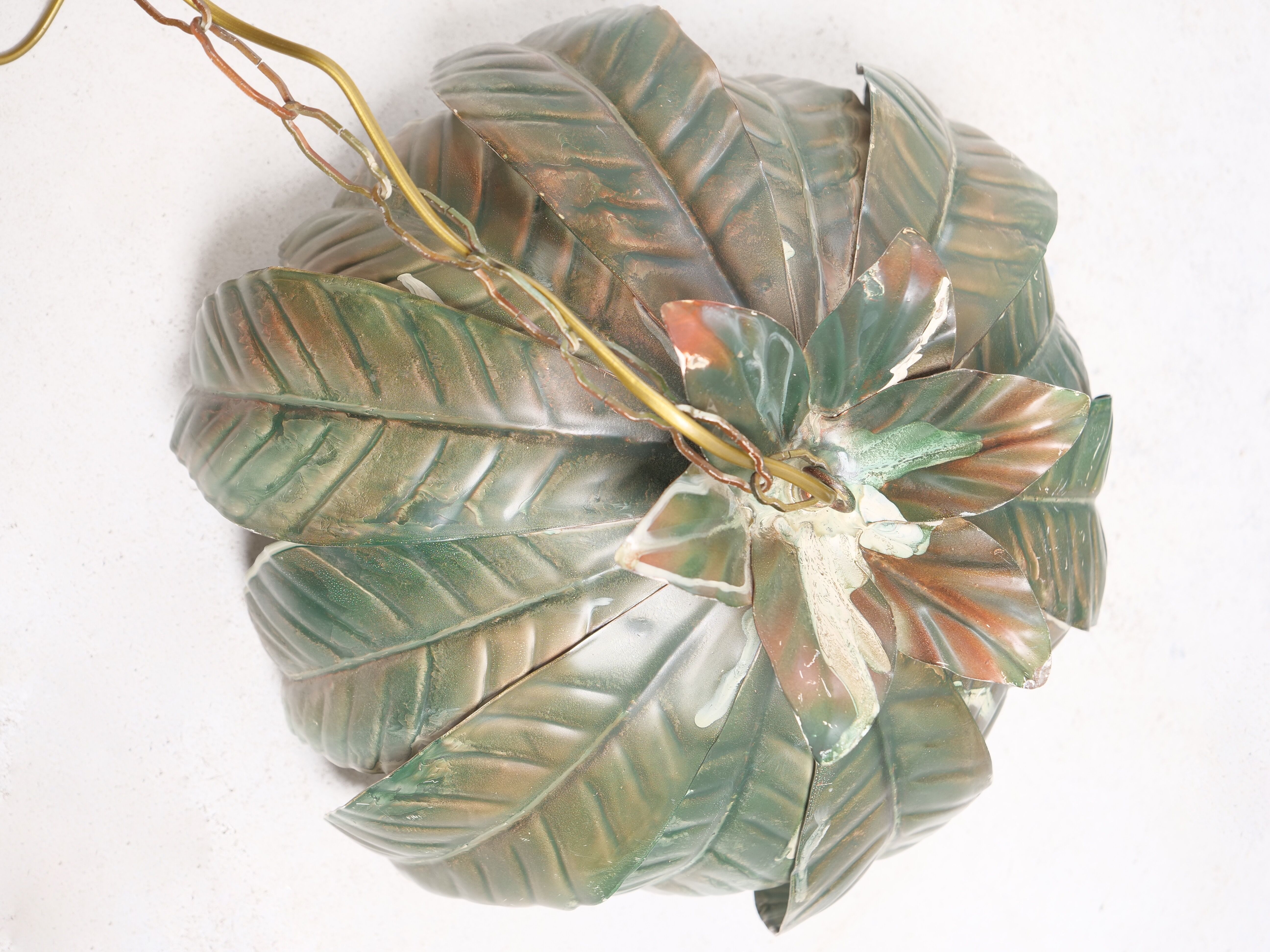 Suspension vegetal pattern green leaves