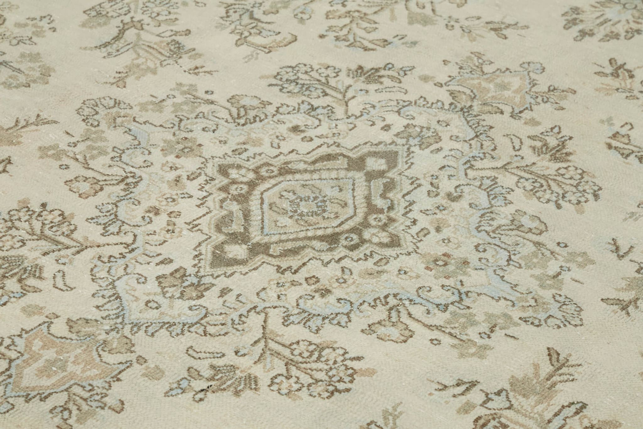 Handmade oriental unique 1980s 305 cm x 400 cm beige wool carpet