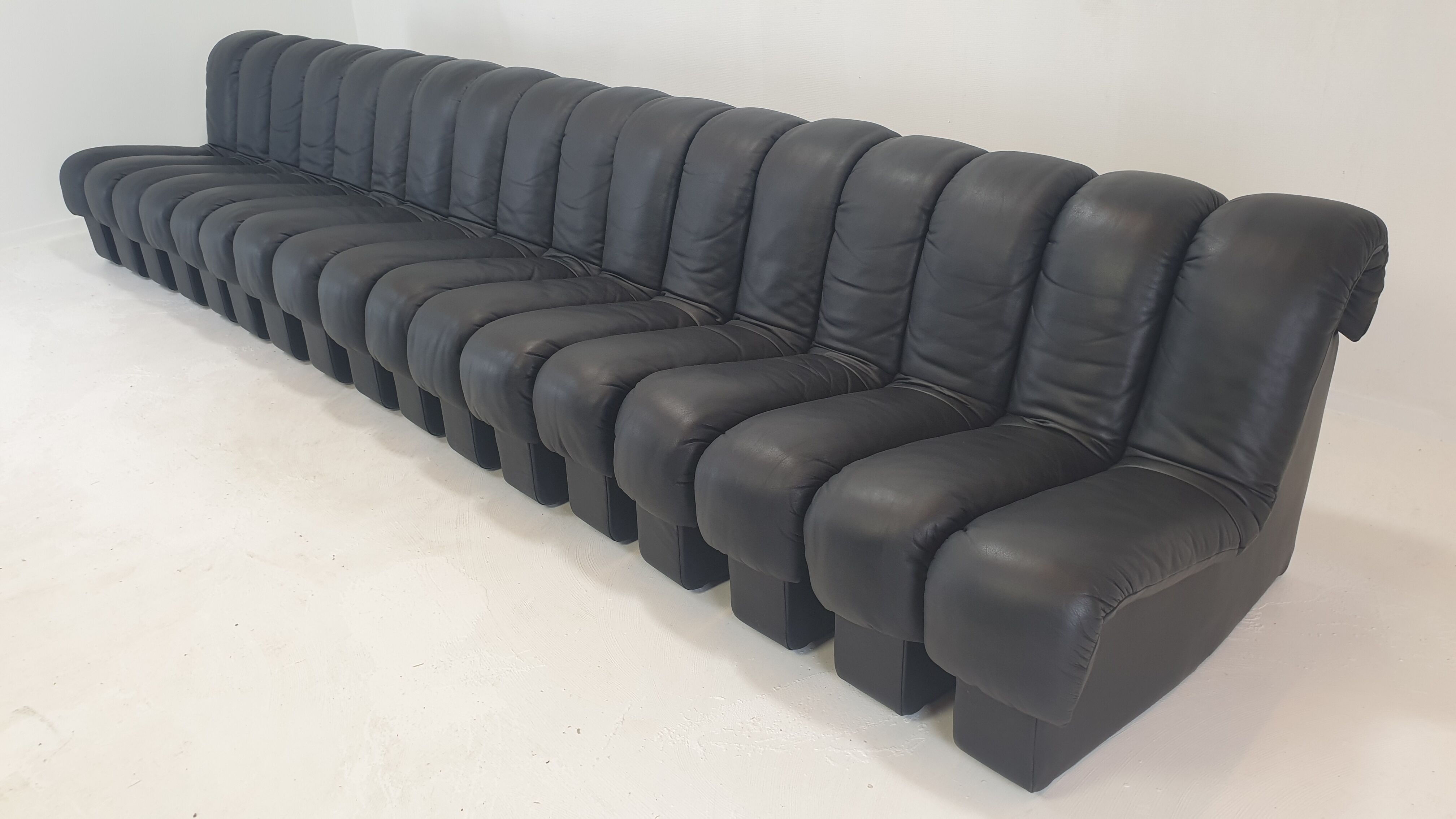 De Sede DS-600 "Non Stop" Snake Shaped Modular Sofa in Full Black Leather