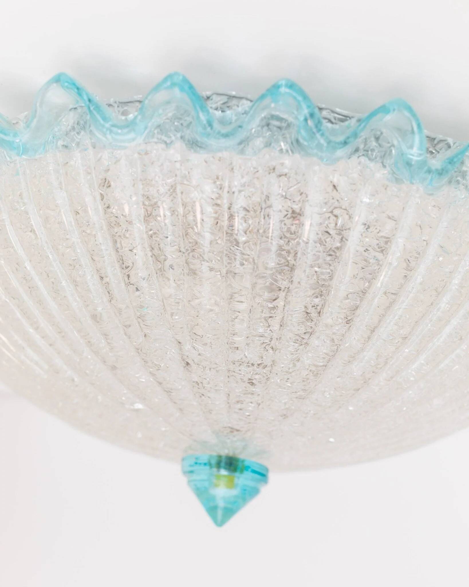 Plafonnier vintage Barovier e Toso - verre bleu clair transparent avec structure - Hollywood Regency - Mid Century Italie années 60 - Éclairage