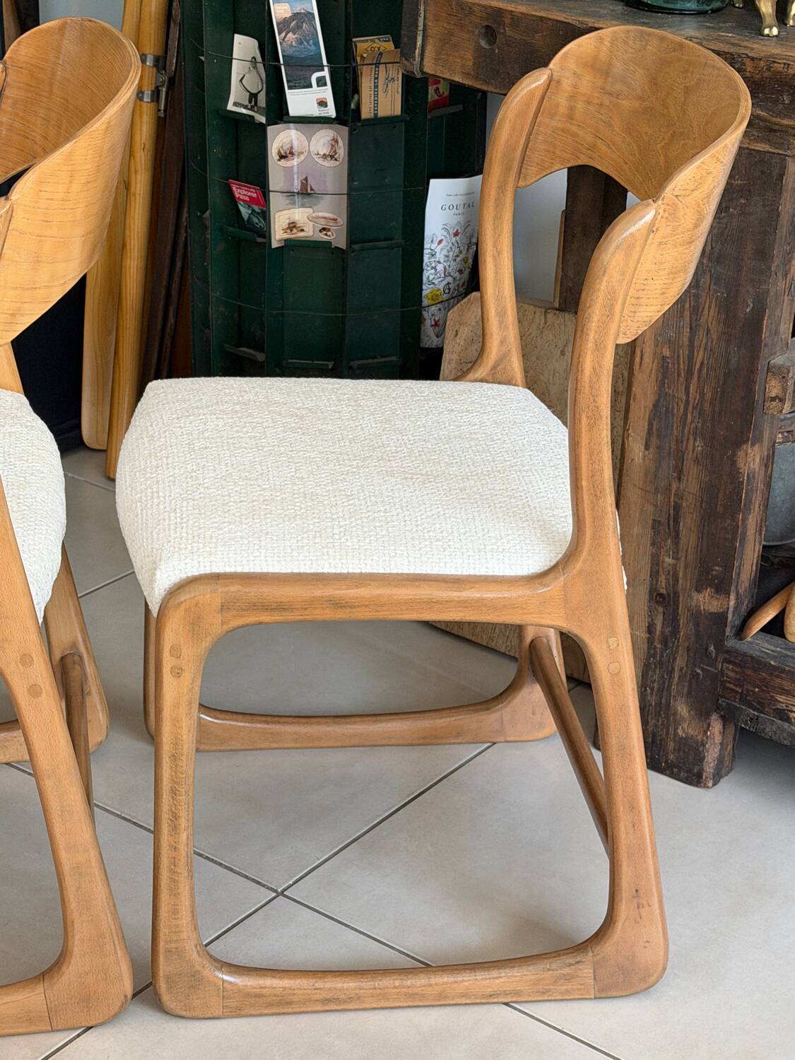 Ancienne paire de chaises Baumann traîneau vintage