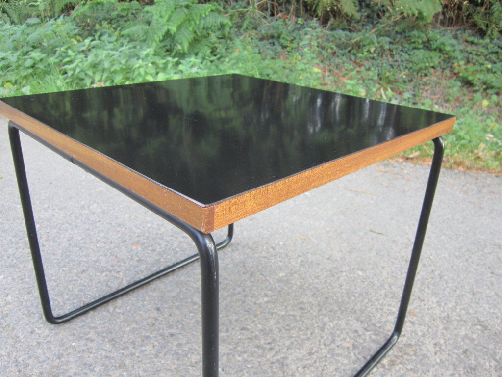 Table volante de Pierre Guariche pour Steiner