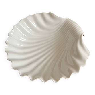 Grand plat en forme de coquillage – porcelaine blanche – Largeur 31 cm