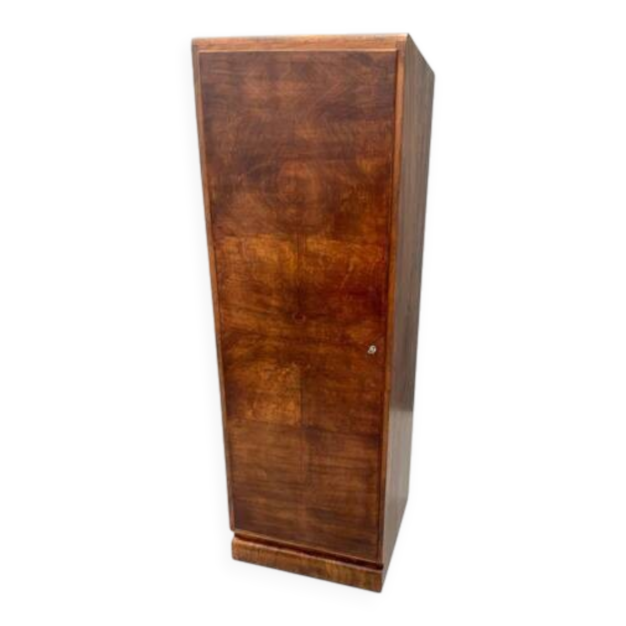 Armoire Art Déco restaurée avec tringle à vêtements, placage de noyer, Tchécoslovaquie, années 1930