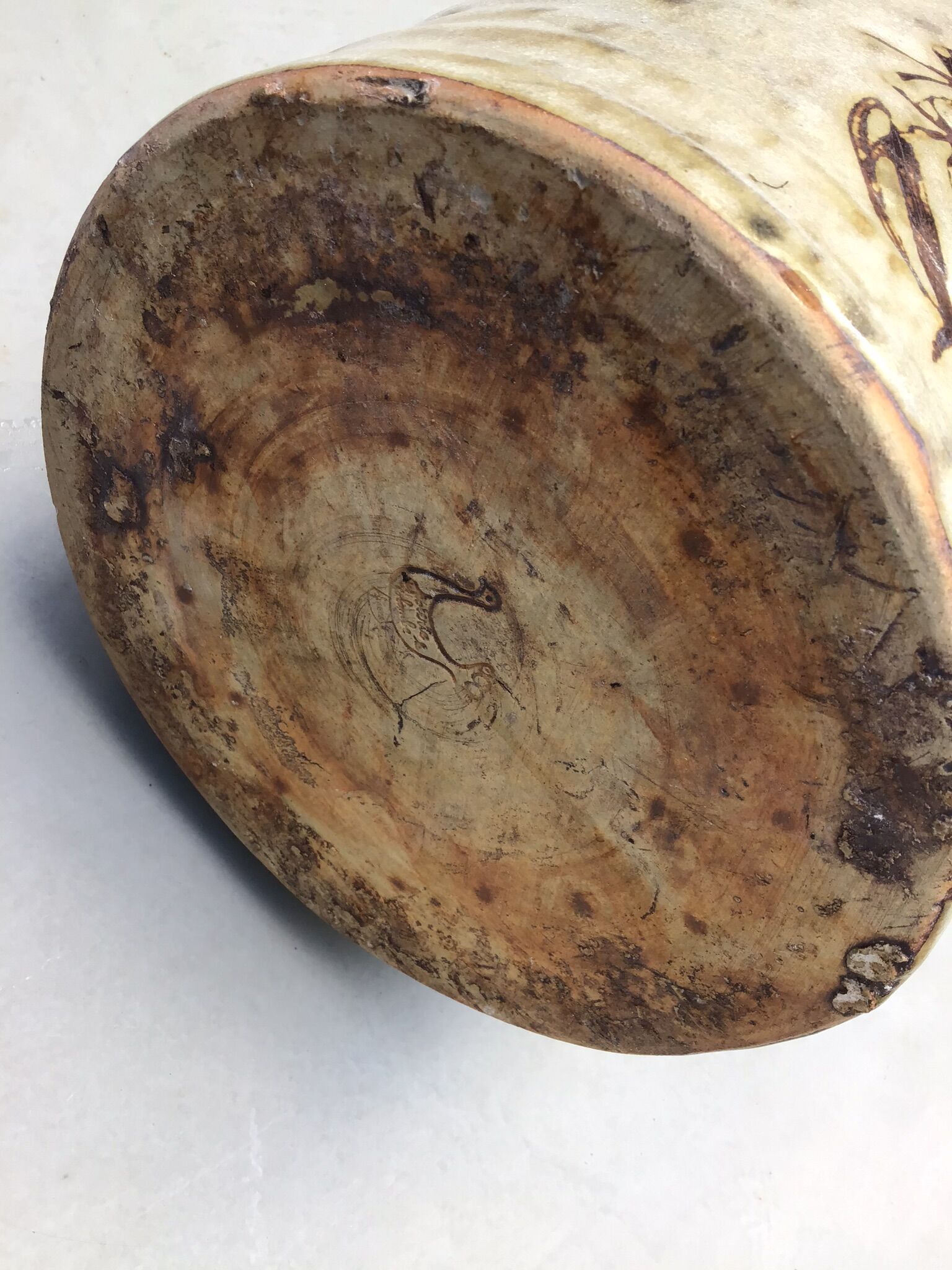 Sandstone lamp foot of the Pottery of the Dove