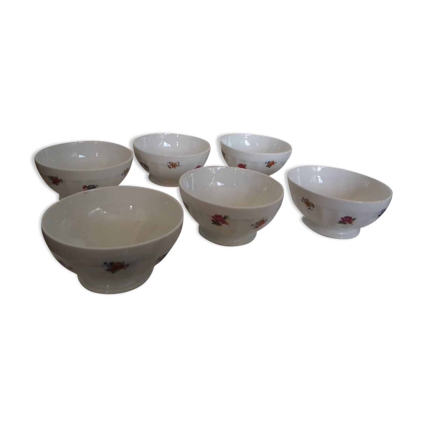 Set of 6 ribbed bowls and floral motifs
