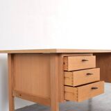 Bureau en chêne du milieu du siècle par Svend Åge Madsen pour Sigurd Hansen, années 1960.