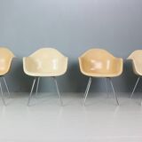 Charles & Ray Eames Set of 4 Off white "H-Base" Chairs for Herman Miller, 1960