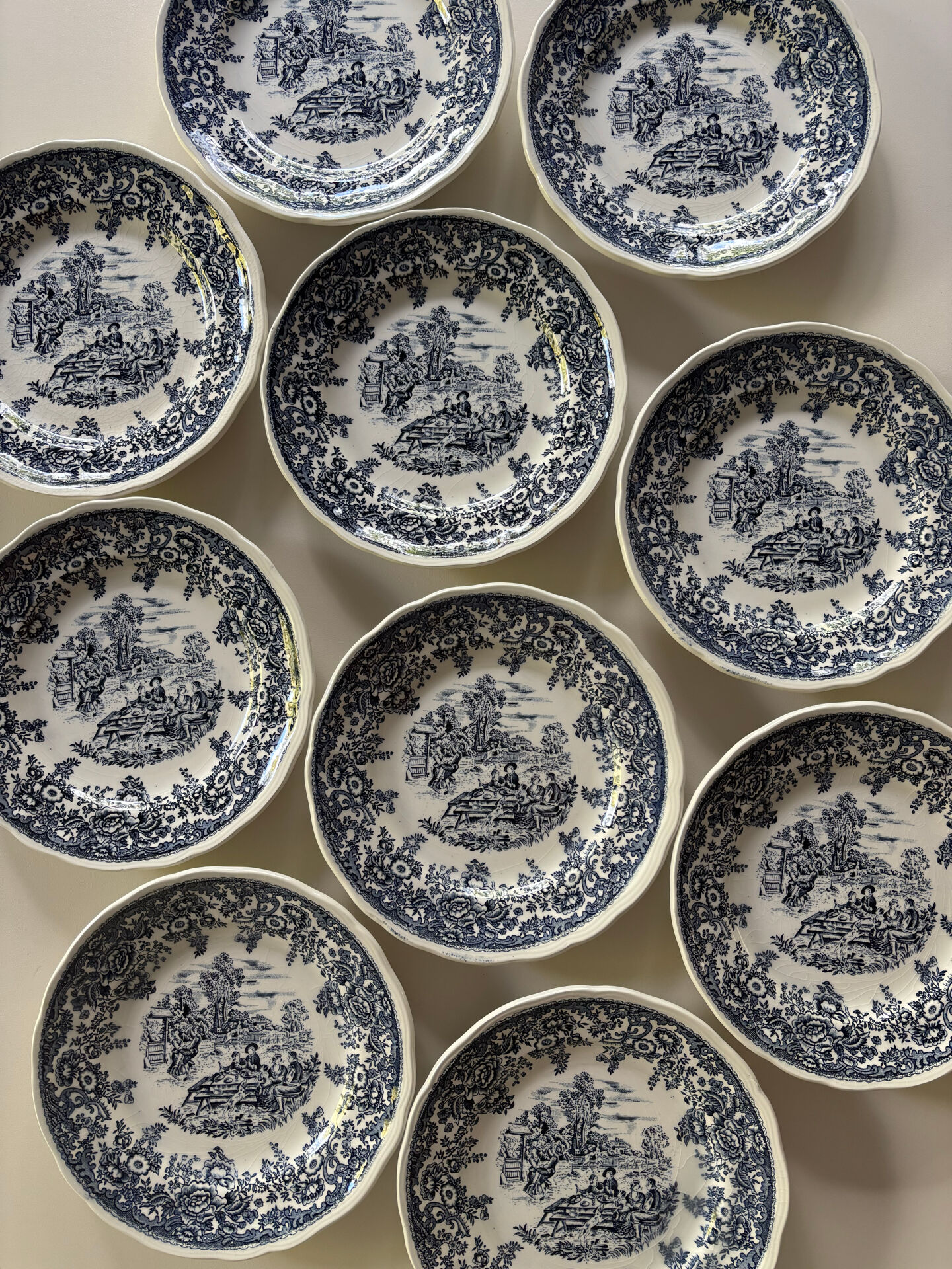 Assiettes en faïence Luneville décor anglais 