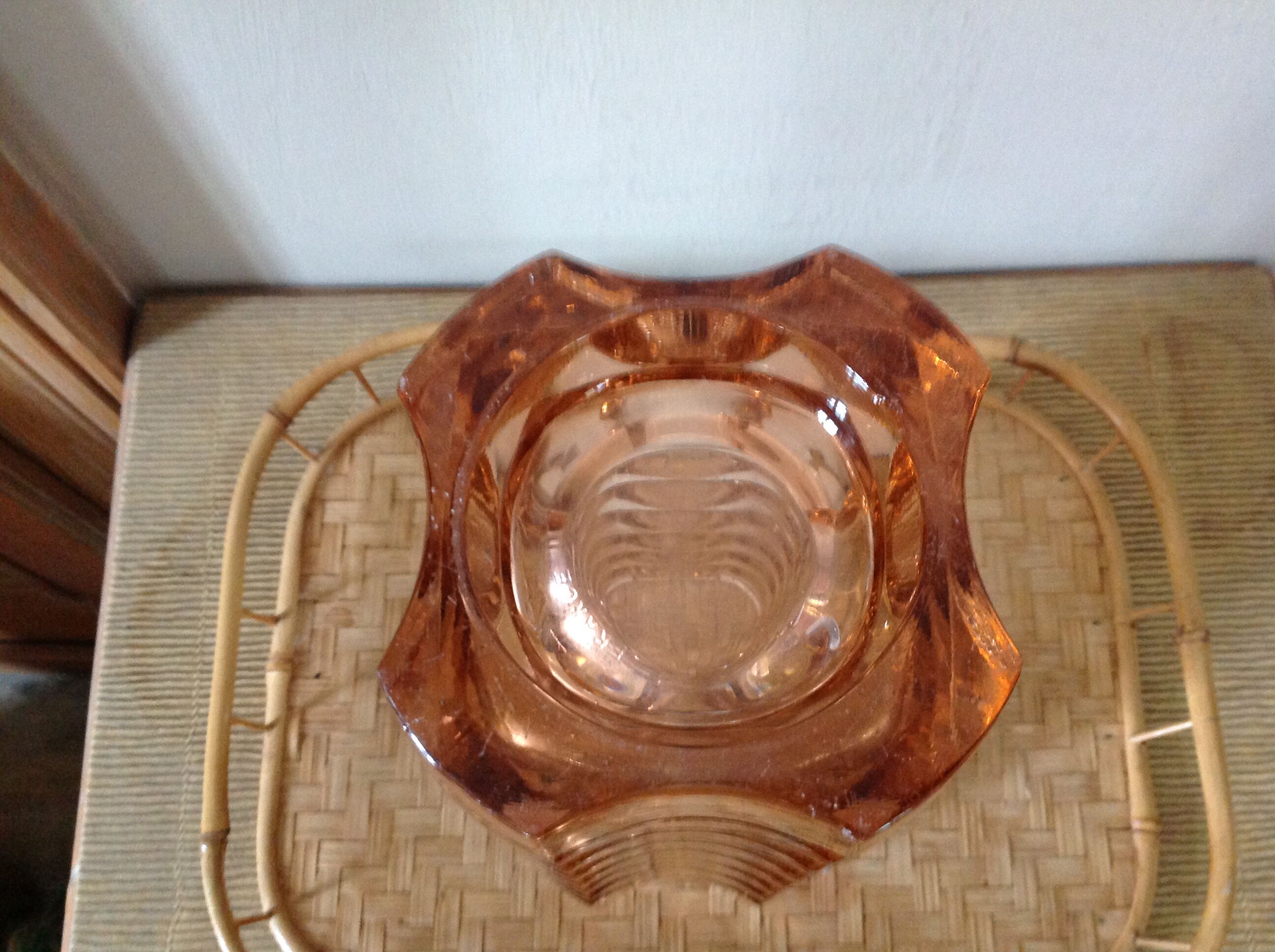 Vase 70s pink chiseled glass