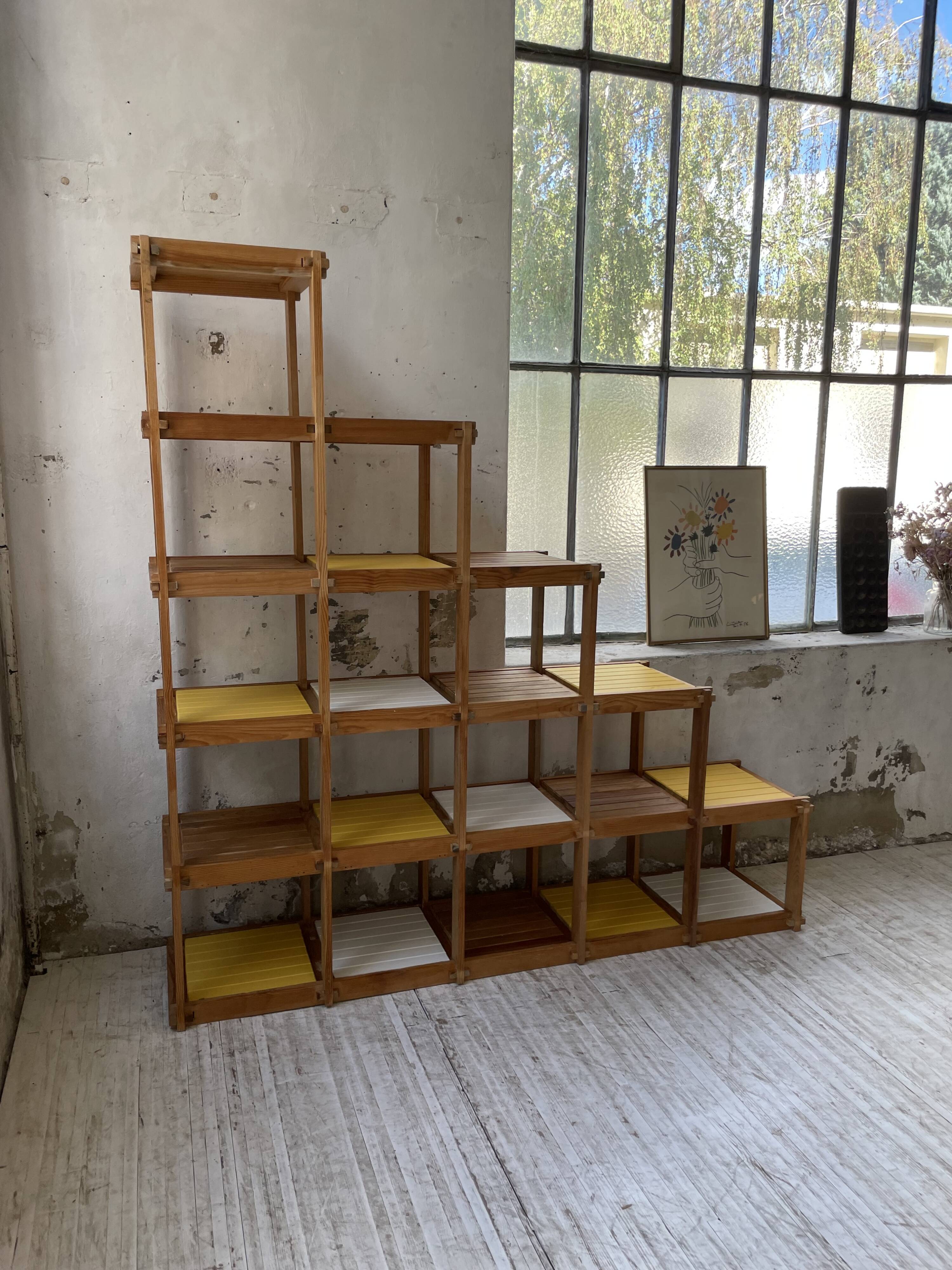 Bauhaus Maison Regain yellow white shelf