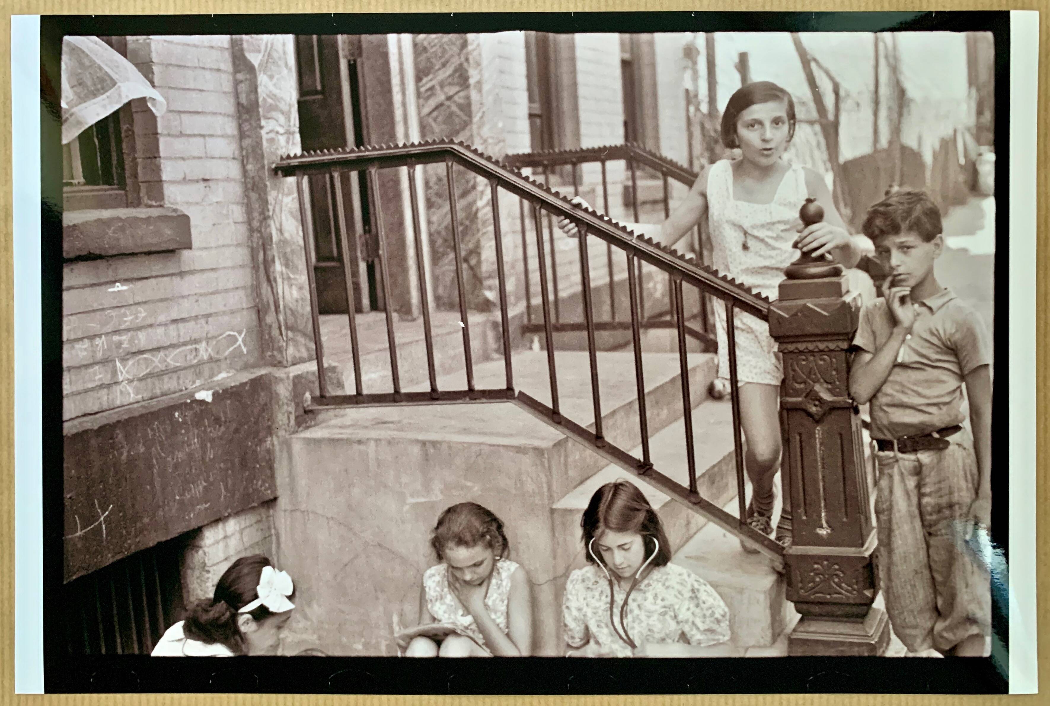 Walker Evans — Children playing in a street in New York, 1938