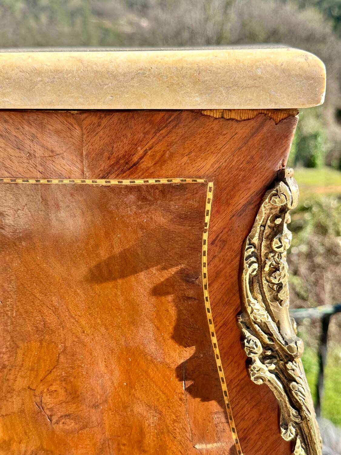 Pair of sleeves or columns in marquetry in the Louis XV style.