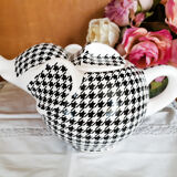 Teapot Elephant collection, houndsfoot, year 81