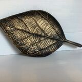 Black and gold leaf empty pocket