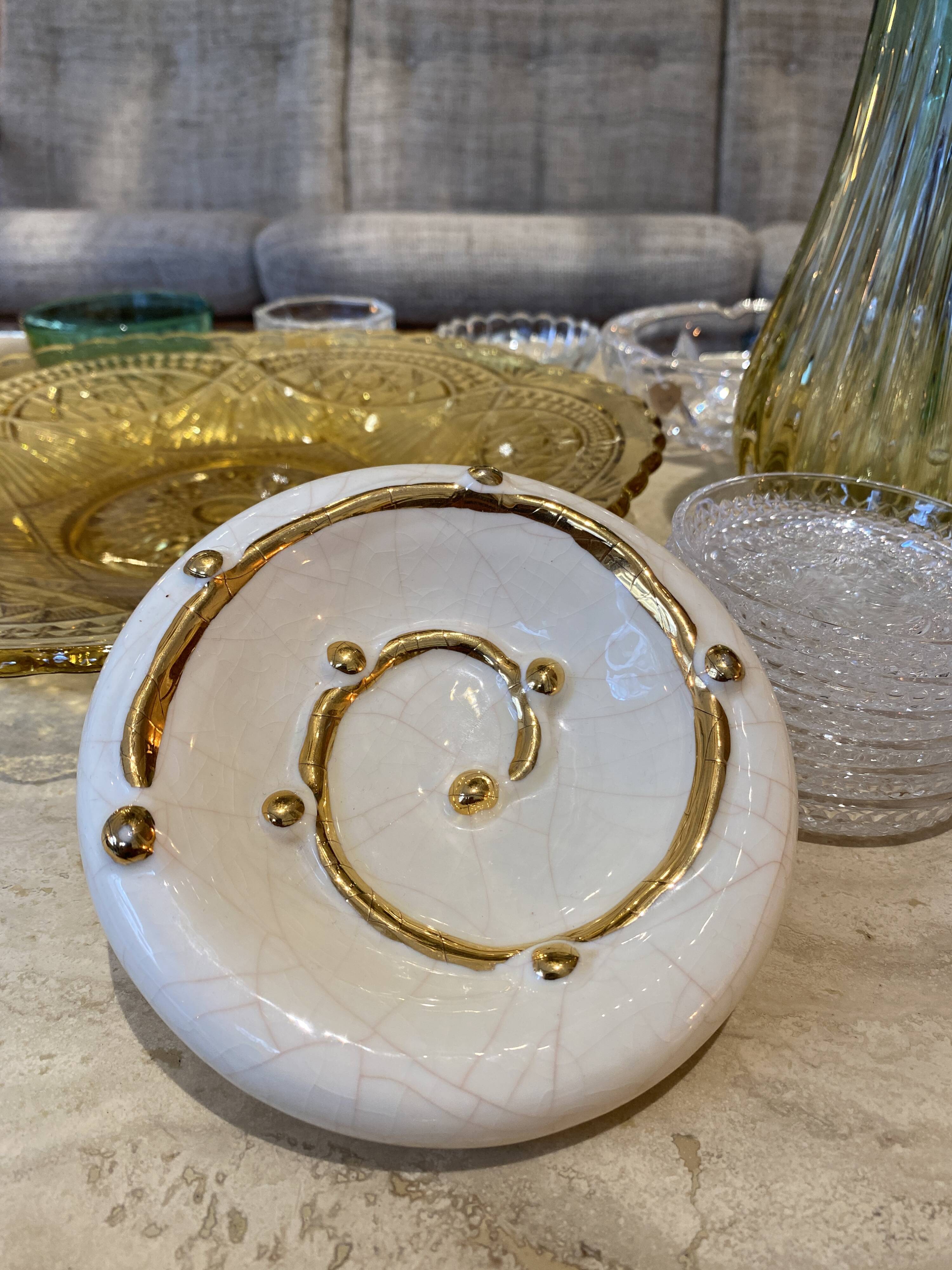 Empty pocket in Longwy earthenware