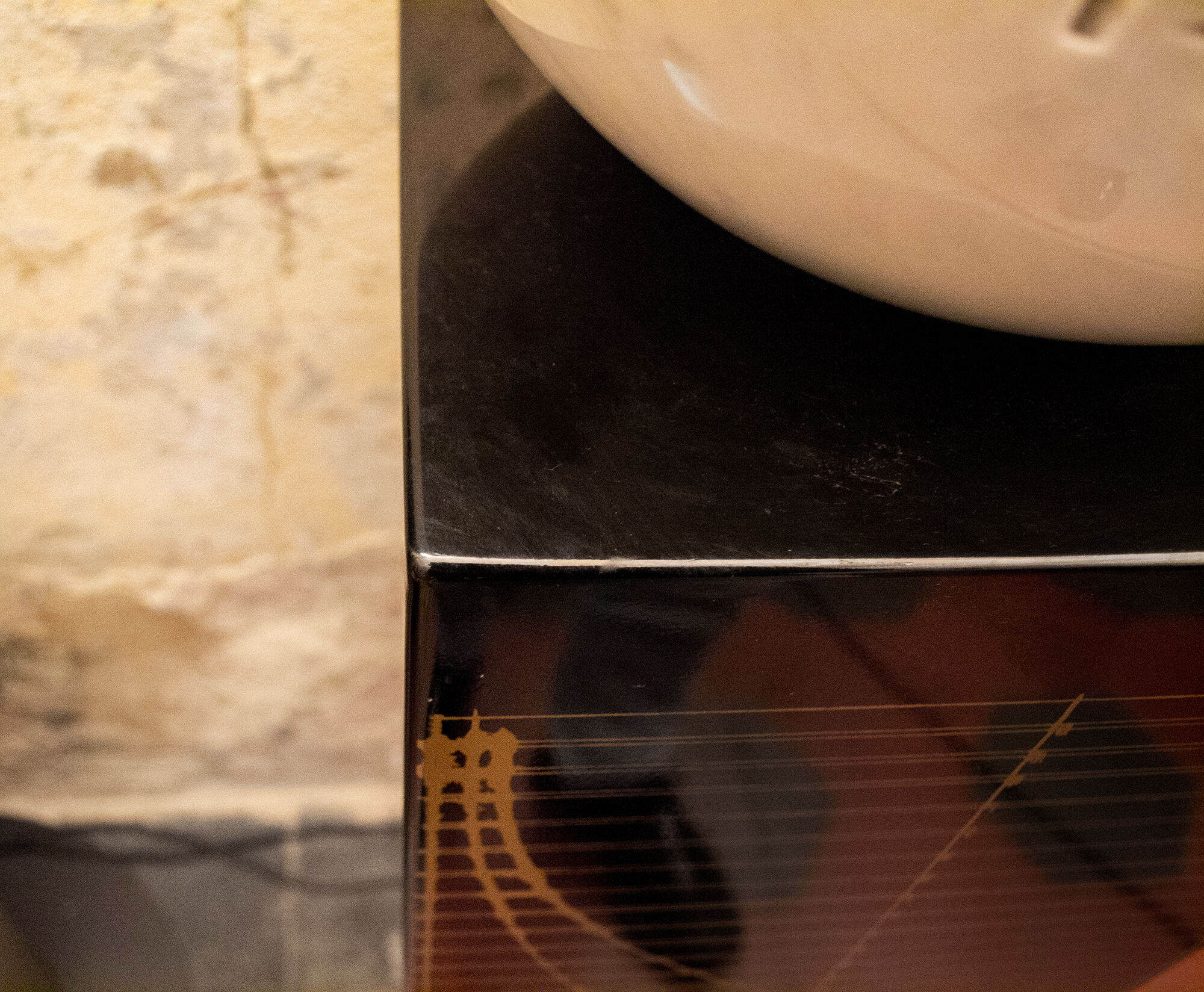 Lamp-sculpture produces the sound harp Model Harp by Alfredo Pizzo Greco for Zanotta Anni'70